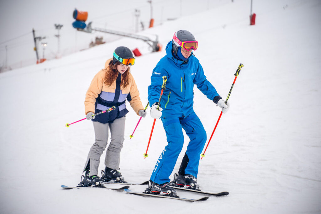 инструктор по горным лыжам в красной поляне